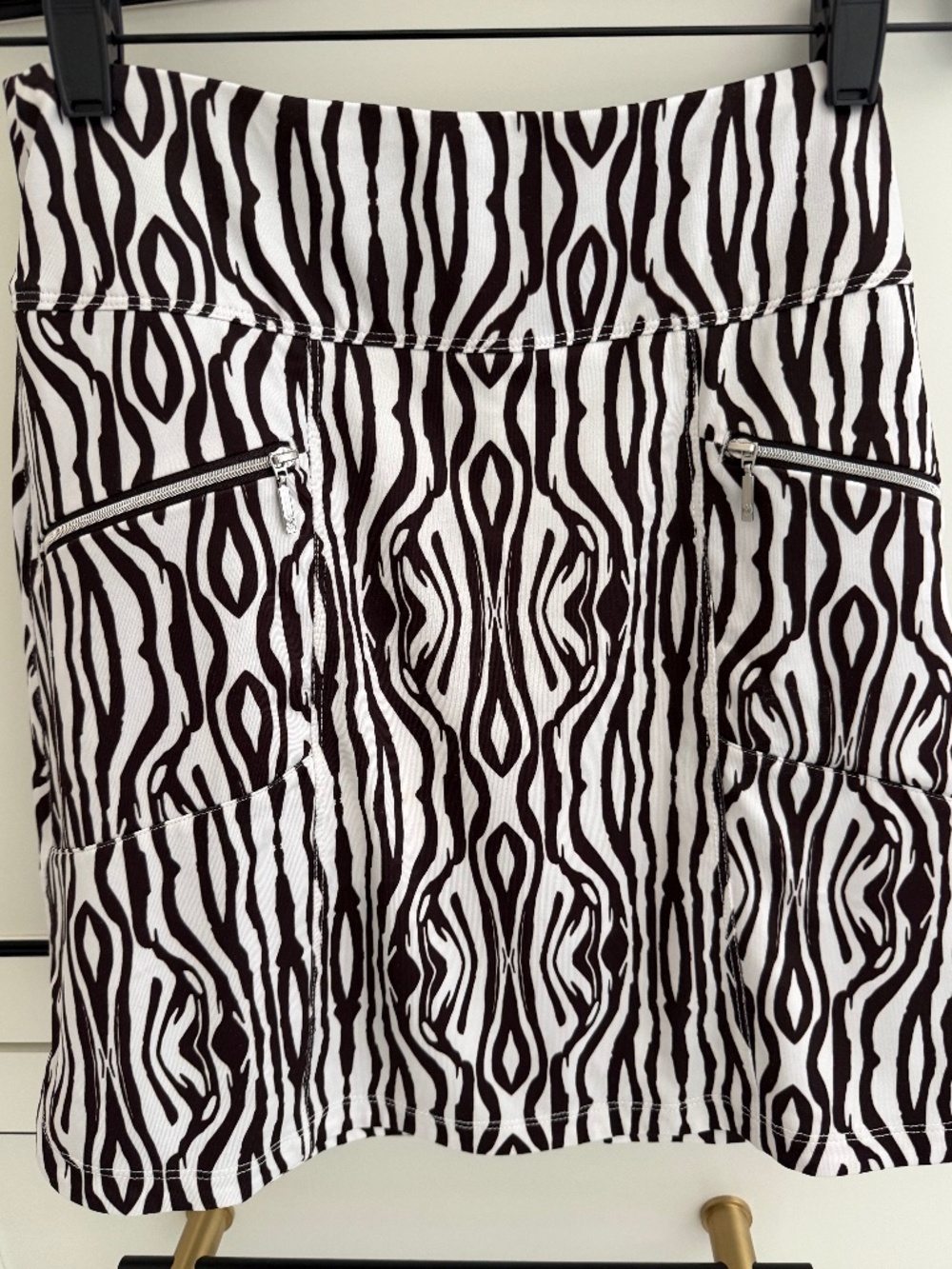 Women’s skort, XS, dark, brown and white